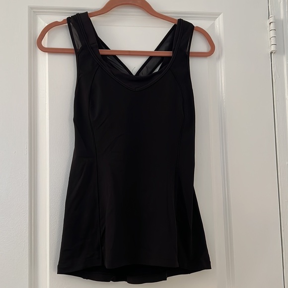 Lululemon top with adjustable built in sports bra - Picture 3 of 9